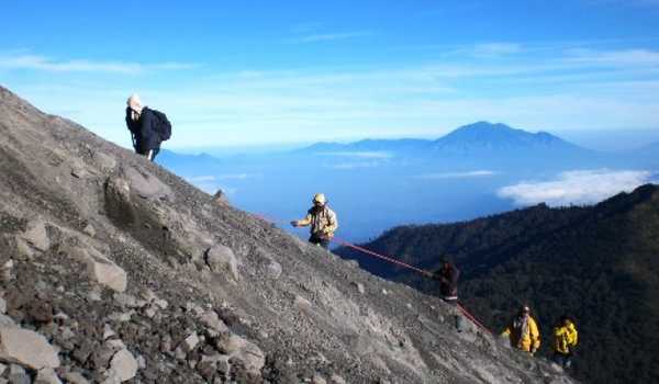 Guide Hiking Gunung Semeru